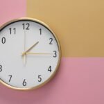 Bodegón de un reloj de pared
